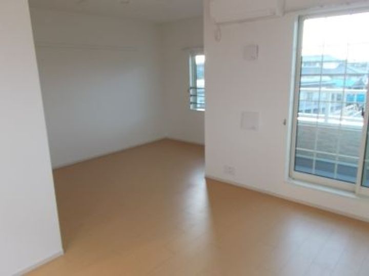 ヴィラ・ソレイユの居間