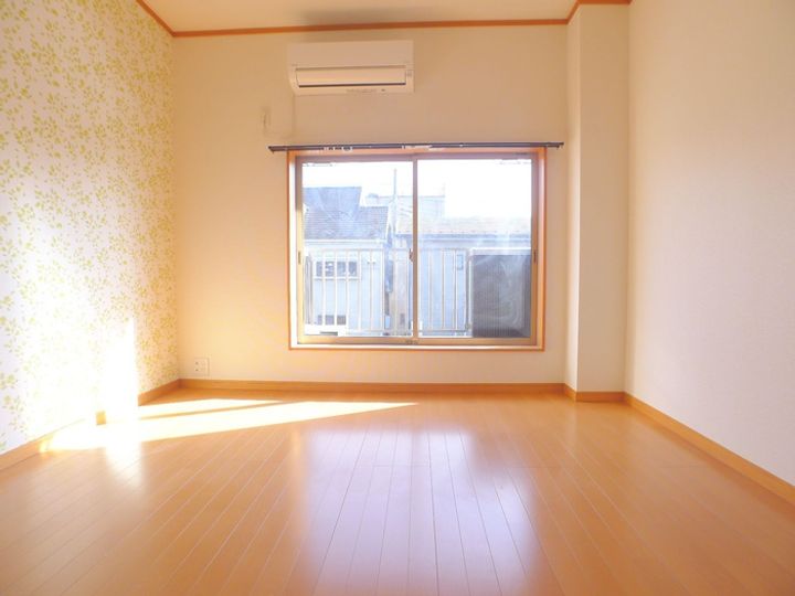 サンテラス川口の居間