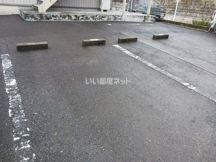サープラス AKI Aの地図