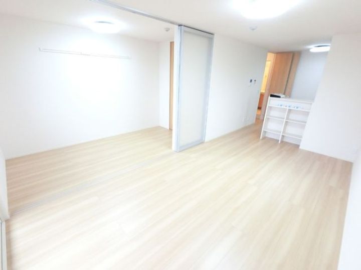 群馬県太田市内ケ島町(アパート)の賃貸物件の居間