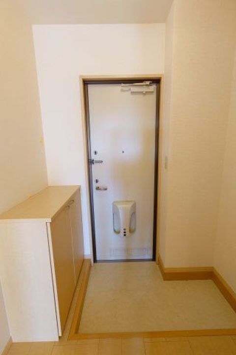山梨県甲斐市下今井(アパート)の賃貸物件の玄関