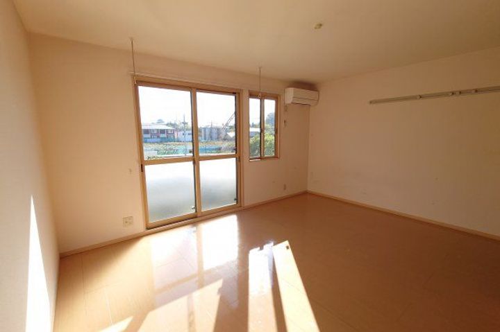 山梨県甲斐市下今井(アパート)の賃貸物件の居間