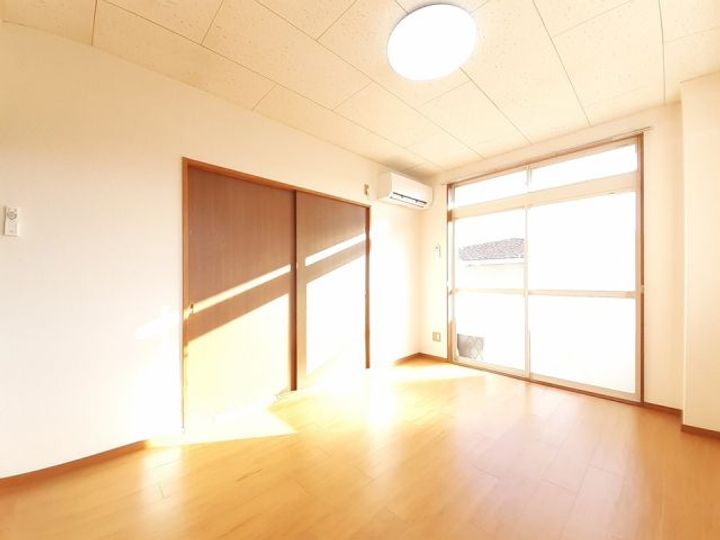 群馬県太田市市場町(アパート)の賃貸物件の居間