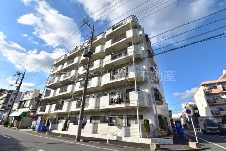 高島平ユーアイビルの外観