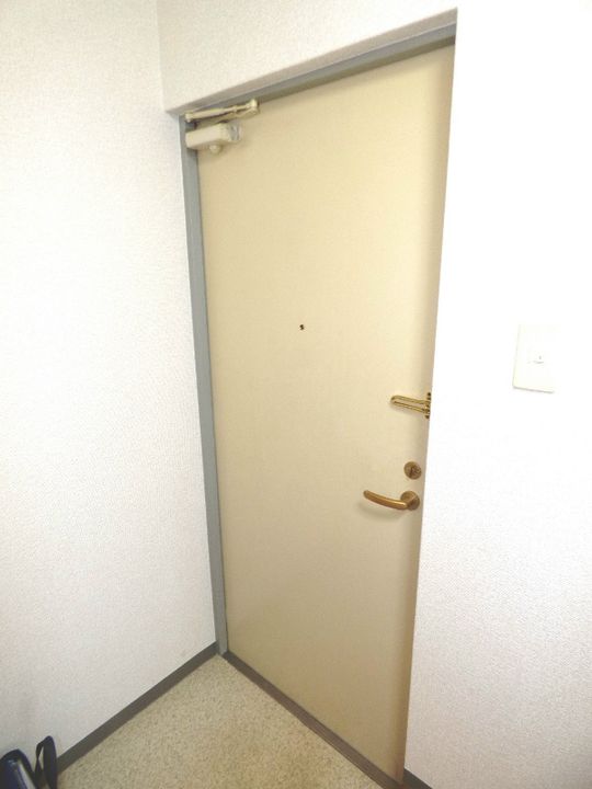 マンションANKUの玄関