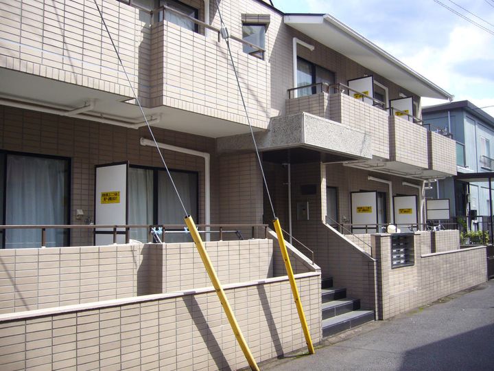 PLAZA百合ヶ丘の外観