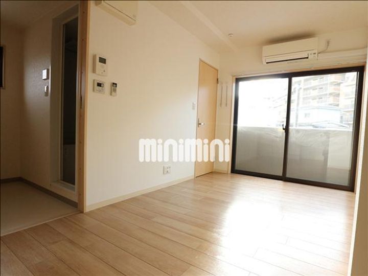 ペルシャビルの居間