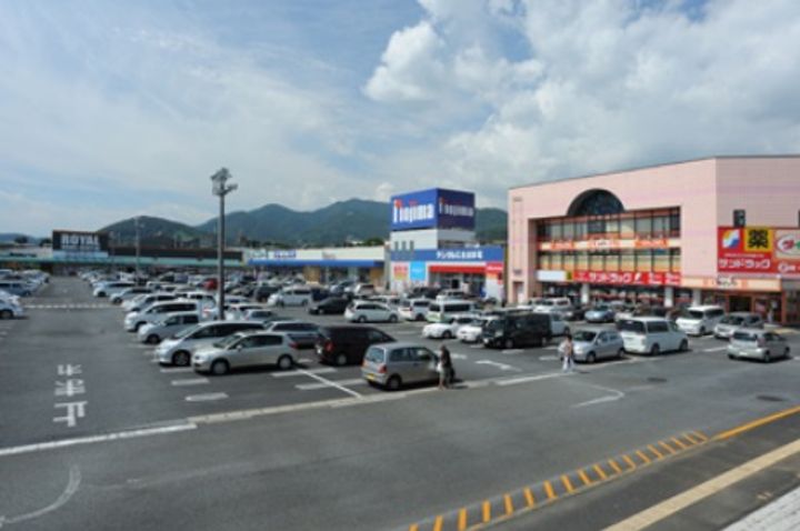 キャロットハウスIIの周辺