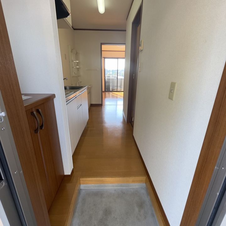 ソレイユ崎岡壱番館の玄関