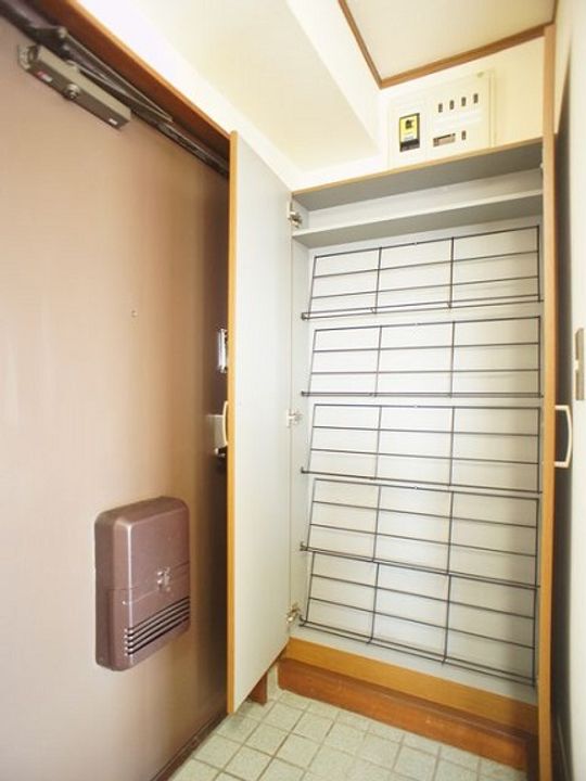 アイショウプラザの玄関
