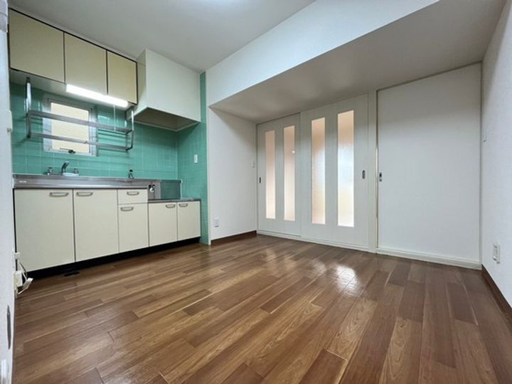 マンション柏吹の居間