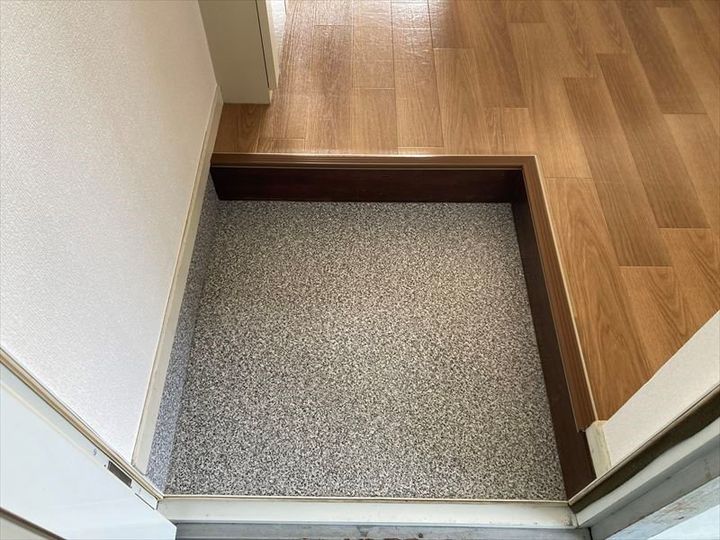 ハピネス山中の玄関