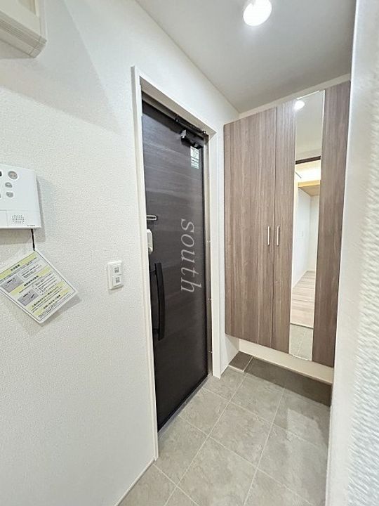 パサログランデ中安井の玄関