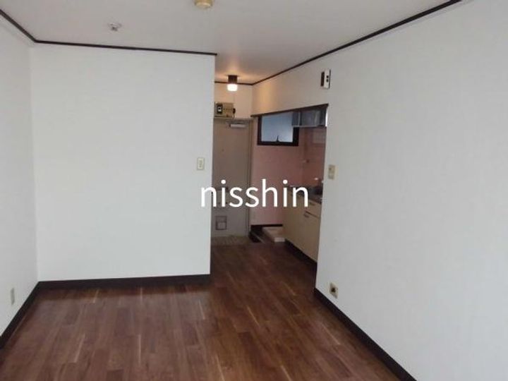 シャンブル市ヶ谷の居間