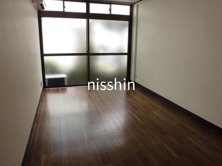 シャンブル市ヶ谷の居間