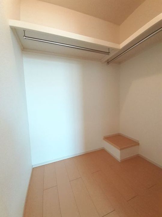 サン・スカイM IVの内装