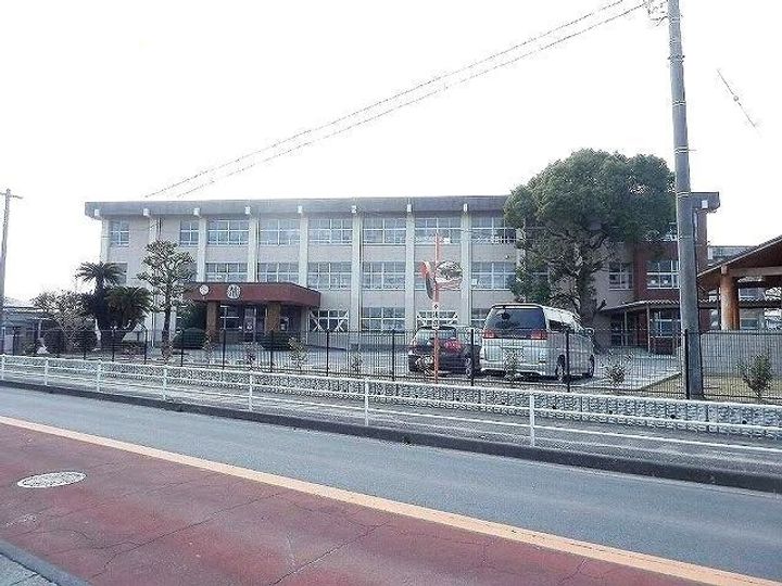 サン・スカイM IVの周辺