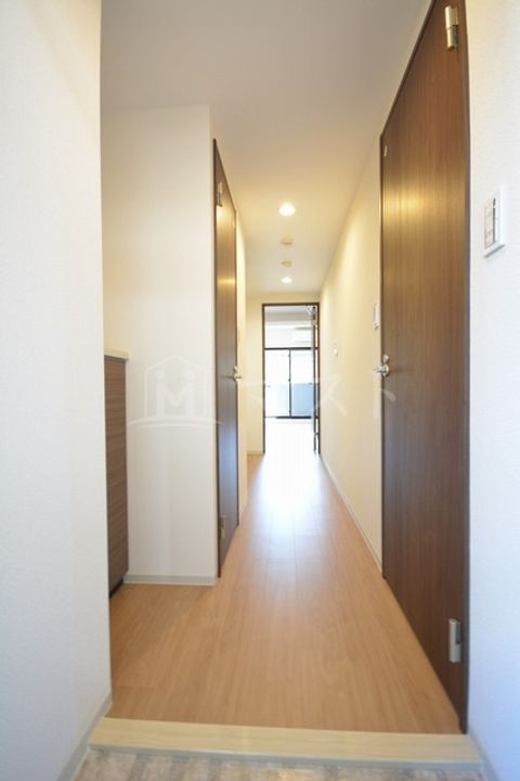 フォーリアライズ大阪ウエストベイの玄関