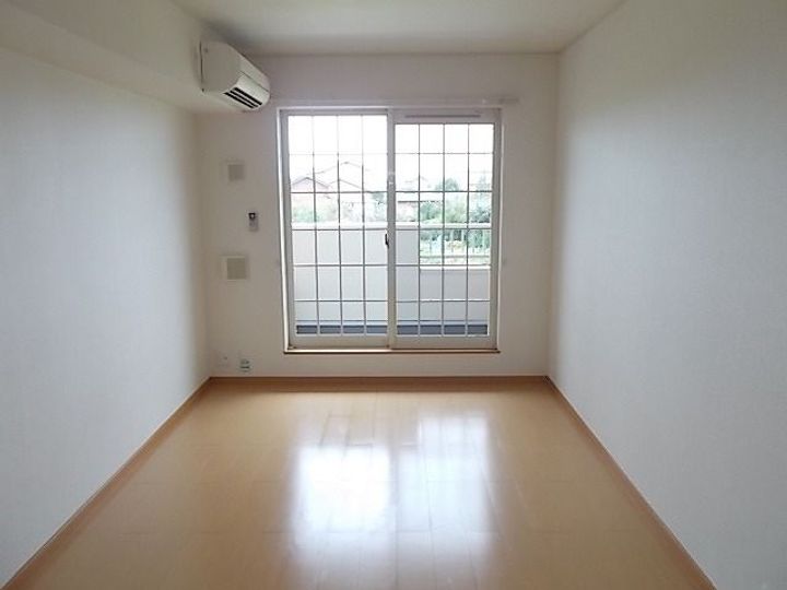 オアシスエイトIIの居間