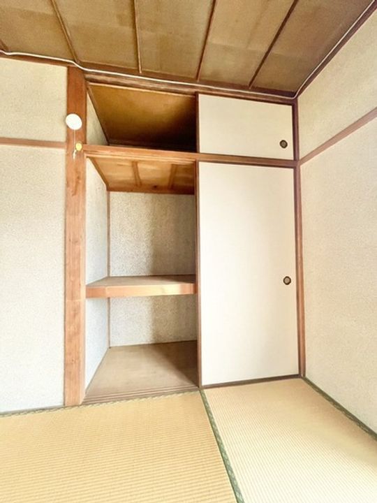 山本アパートの内装