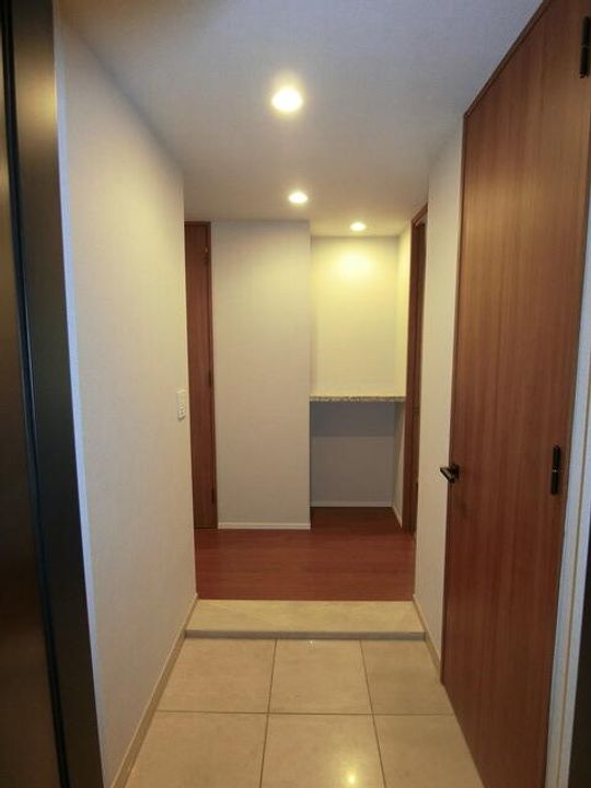 東京都千代田区四番町(マンション)の賃貸物件の玄関
