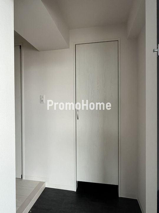 グランジット神田司町の玄関