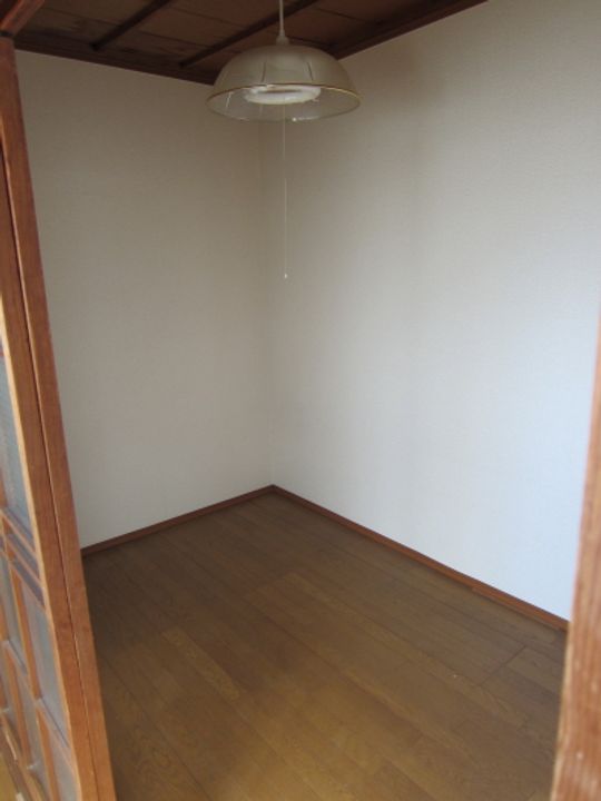 諏訪文化の居間