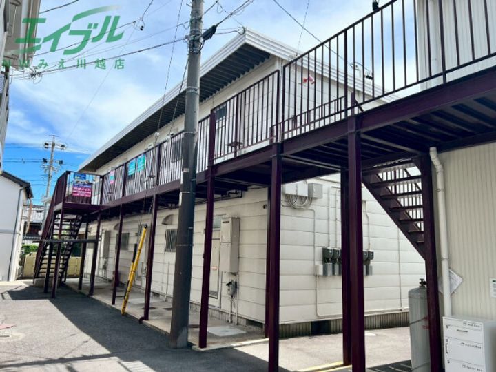 エステート川崎A棟の外観
