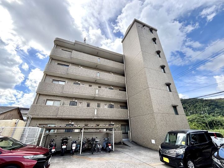 クレストの外観