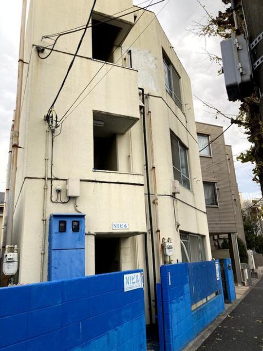 NIビルの外観