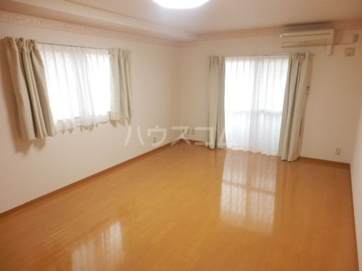 リーヒルズの居間