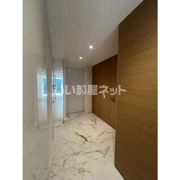 パークマンション鳥居坂の玄関