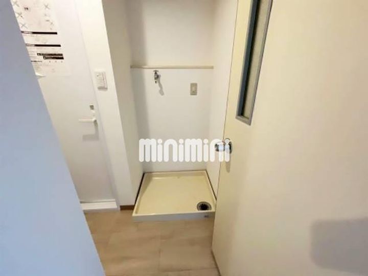 アパートメントタカスの居間