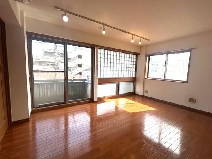 エクセレント幡ヶ谷IIの居間