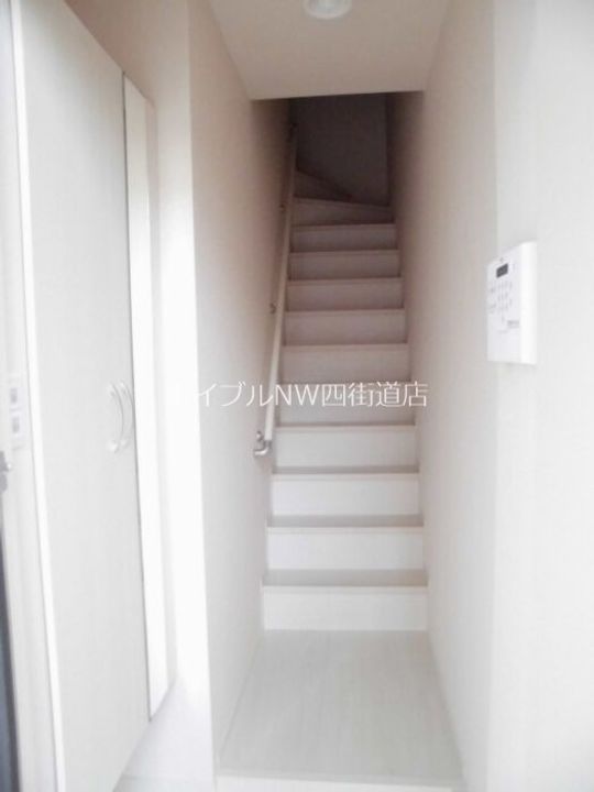 千葉県四街道市栗山(アパート)の賃貸物件の玄関