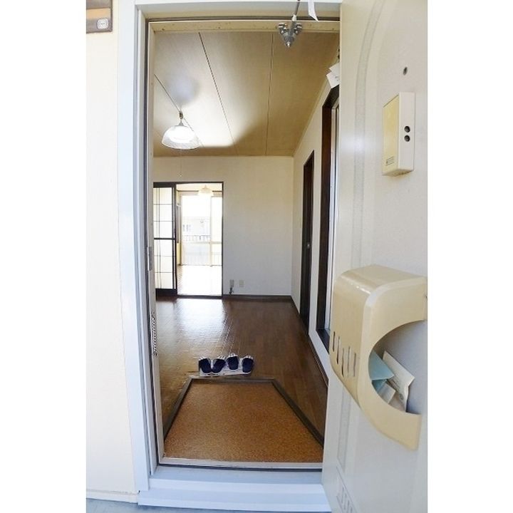 小川コーポの玄関