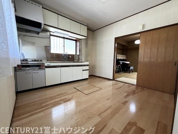 神奈川県茅ヶ崎市出口町(一戸建)の賃貸物件の居間