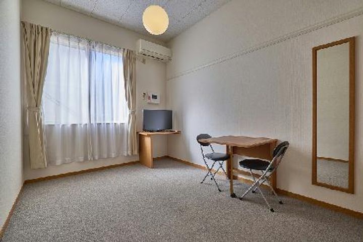 レオパレスアンドロメダの居間