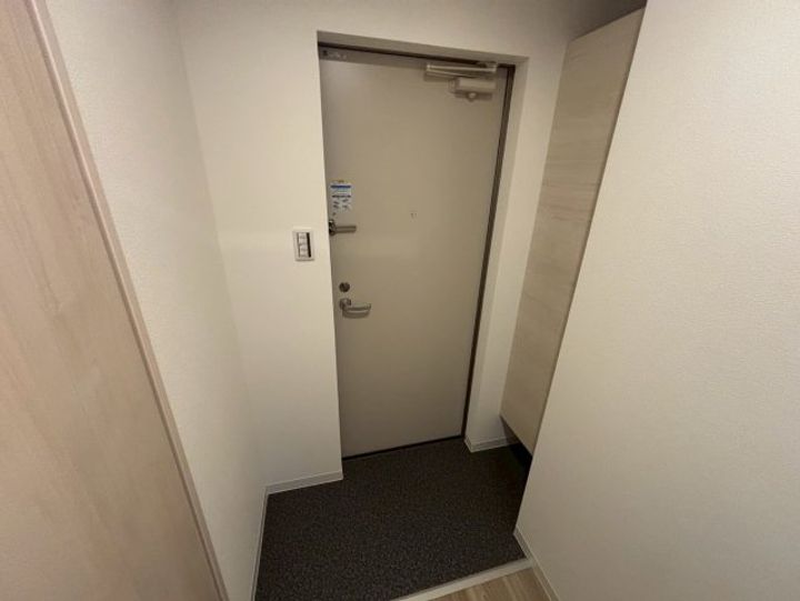 ジーメゾンフェリシェ大久保の玄関