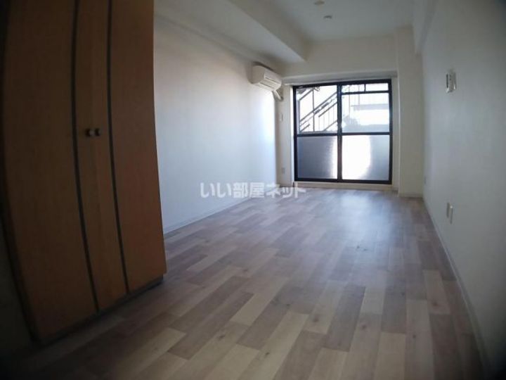 奈良県大和高田市神楽3(マンション)の賃貸物件の居間