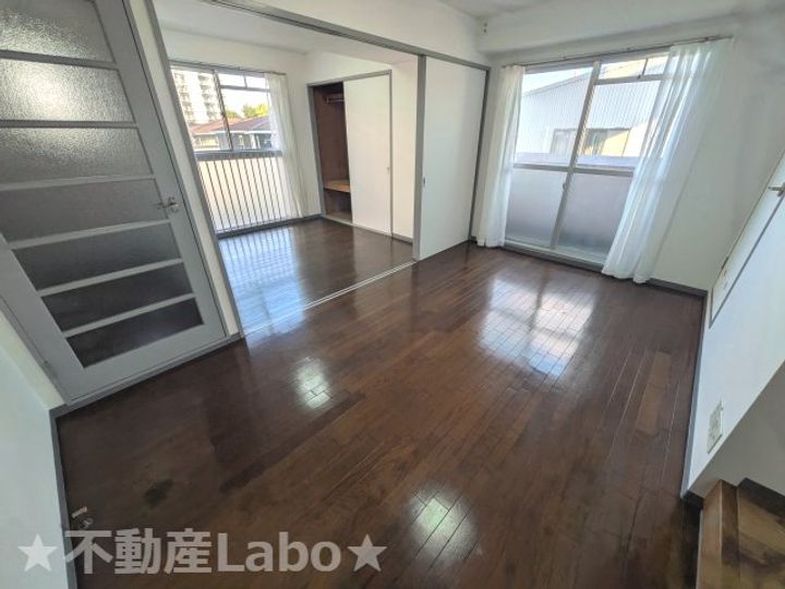 徳島県徳島市川内町金岡(マンション)の賃貸物件の居間