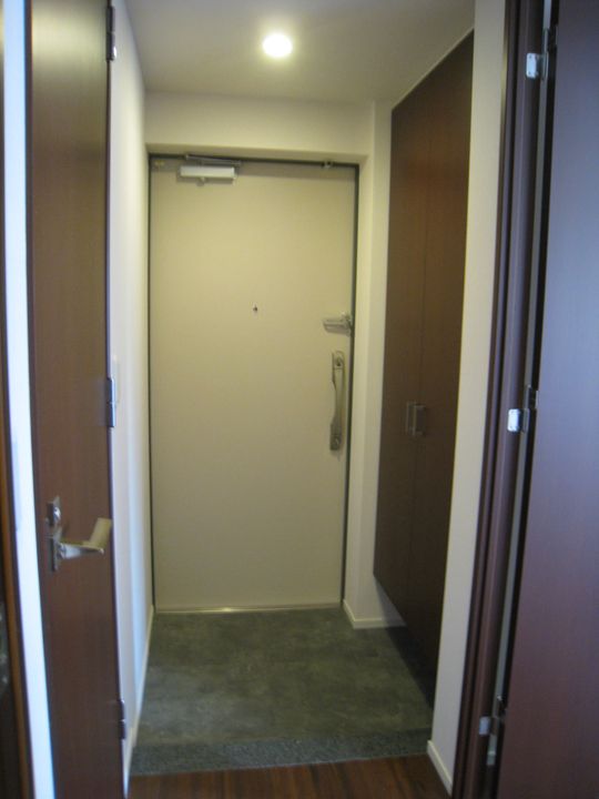 プラネソシエ大森山王の玄関