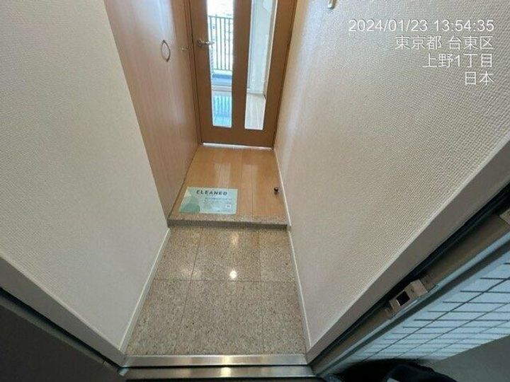 クローバーコート黒門町の玄関