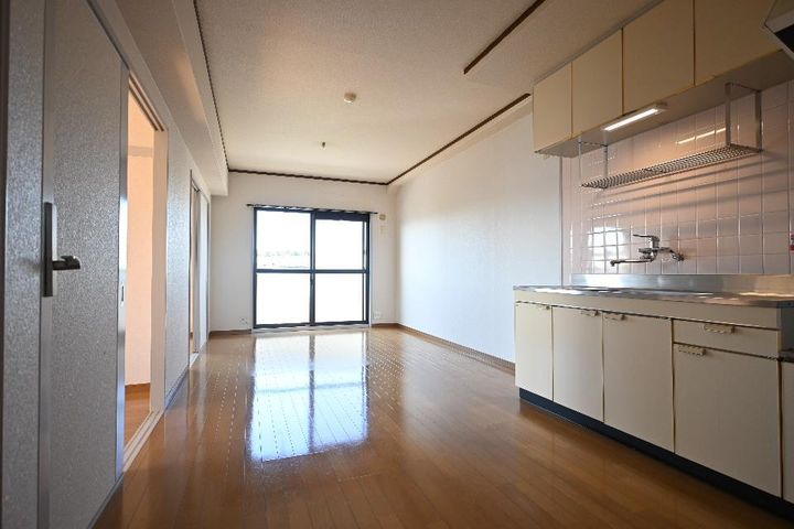 プレミールKIの居間