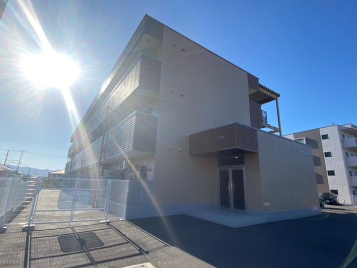 いよてつロフティ横河原駅の外観