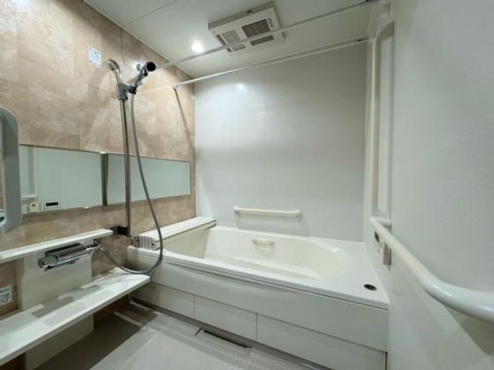 【シニア限定】Serenity Court 東新町の風呂