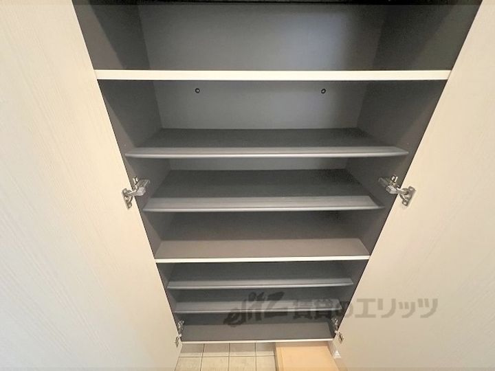 マサール哲学の道の内装