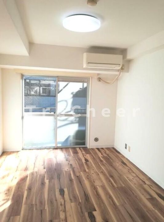 東京都新宿区西新宿4(マンション)の賃貸物件の居間