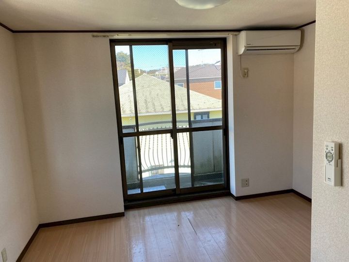 神奈川県横浜市戸塚区下倉田町(マンション)の賃貸物件の居間