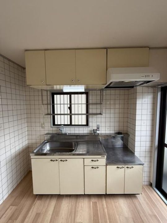 大阪府寝屋川市清水町(マンション)の賃貸物件のキッチン